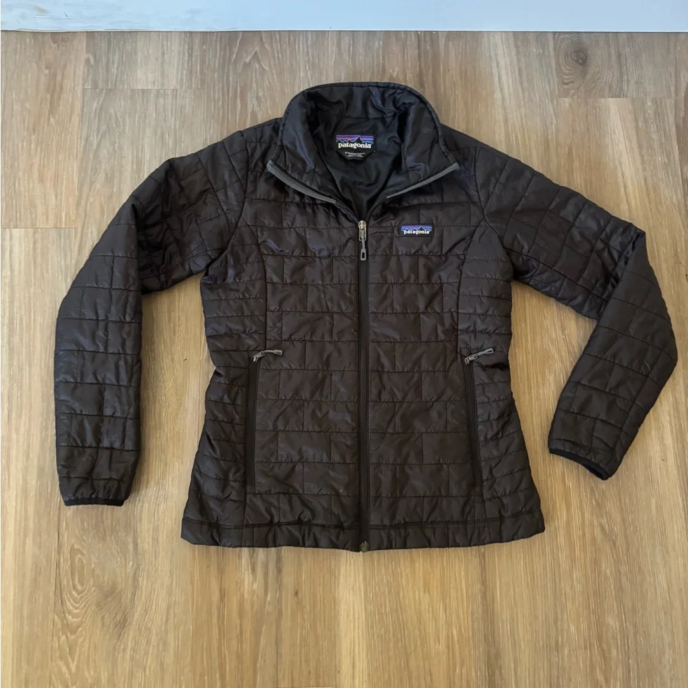 Patagonia Women's Black Puffer Jacket - Picture 4 of 10